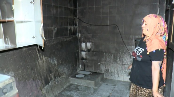 Diyarbakır'da klimanın patladığı ev kullanılmaz hale geldi