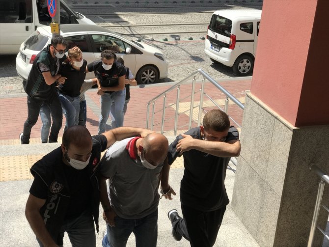 Kocaeli'de uyuşturucu operasyonunda yakalanan 7 şüpheliden 5'i tutuklandı