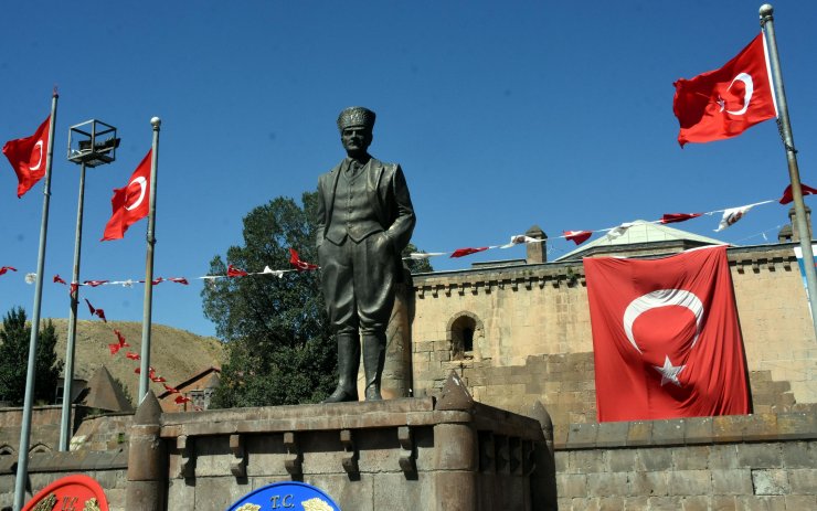 Bitlis’in düşman işgalinden kurtuluşunun 104’ncü yılı kutlandı