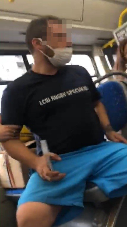 Halk otobüsü içerisinde ‘maske’ tartışması karakolda son buldu