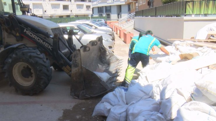 Tuzla'da atıklar geri dönüşümle ekonomiye kazandırılıyor;yılda 11 bin ton ambalaj atık toplanıyor
