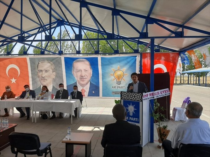 AK Parti Yalıhüyük İlçe Kongresinde Yusuf Pişkin yeniden seçildi