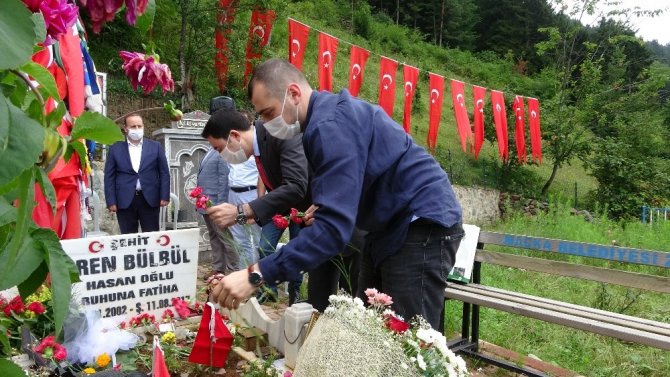 Eren Bülbül şehit edilişinin 3. yıldönümünde mezarı başında anıldı