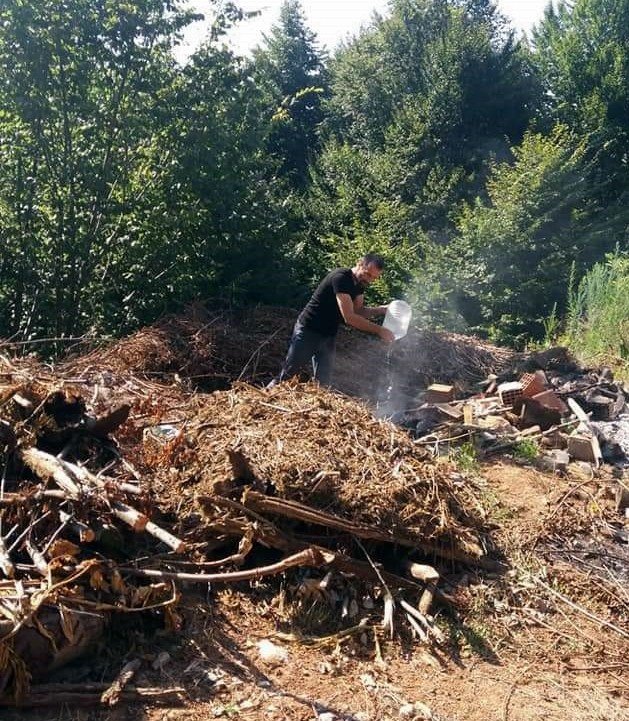 Yakılarak ormanlık alana dökülen fındık atıkları faciaya yol açıyordu