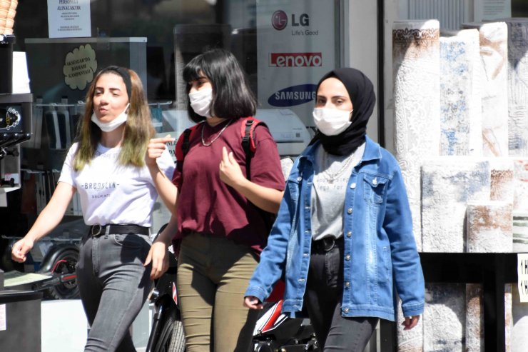 Konya'da vaka sayısı artışına rağmen maske takmayanlar var