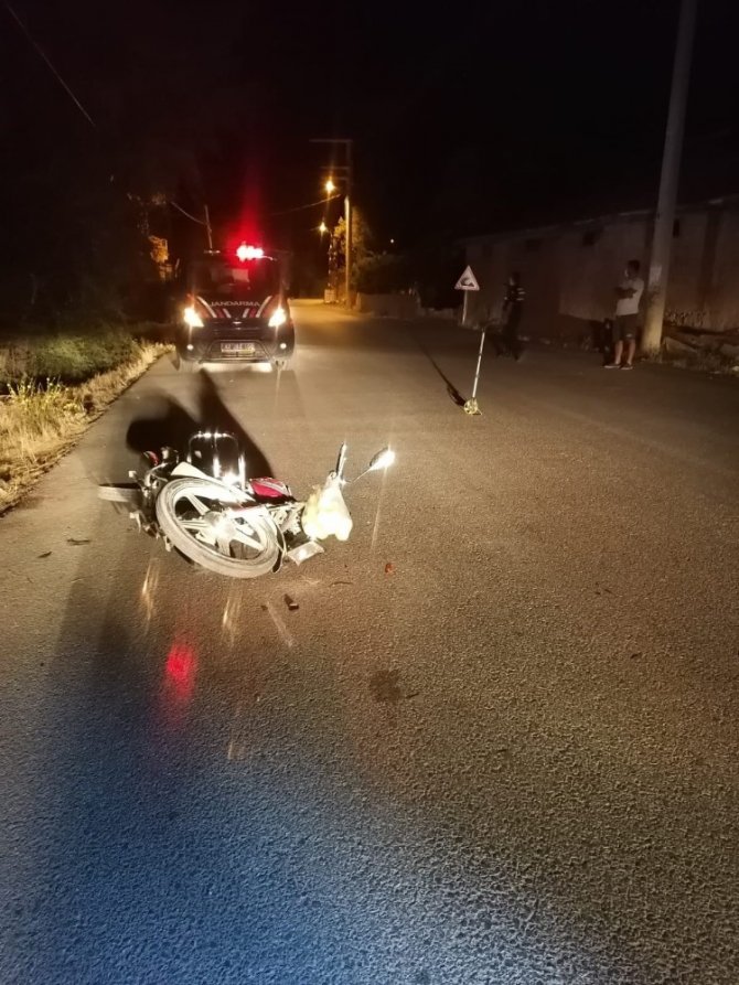 Konya'da motosiklet yayaya çarptı: 2 yaralı