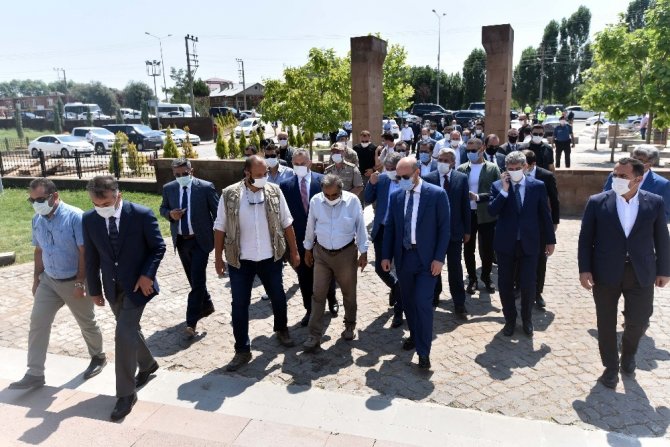 Bilal Erdoğan, Malazgirt Zaferi etkinlikleri öncesi Ahlat’ta