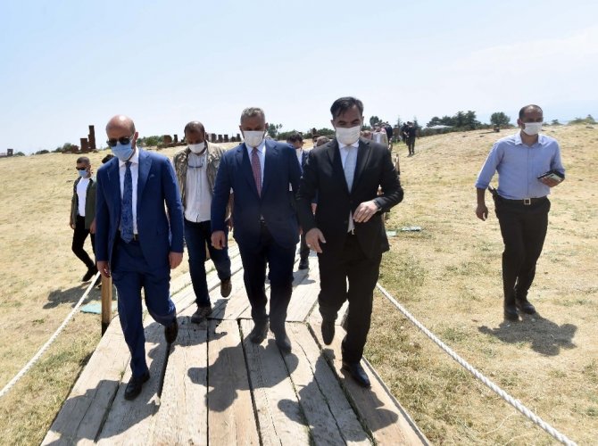 Bilal Erdoğan, Malazgirt Zaferi etkinlikleri öncesi Ahlat’ta