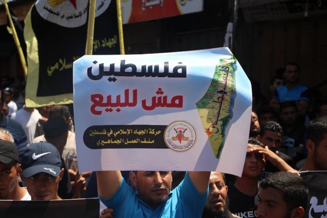 Gazze’de BAE-İsrail anlaşması protesto edildi