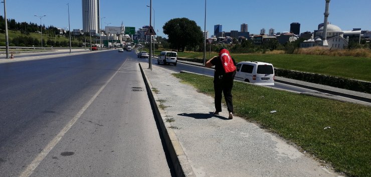 Oğlu öldürülen anne Ankara'ya yalın ayak yürümeye başladı