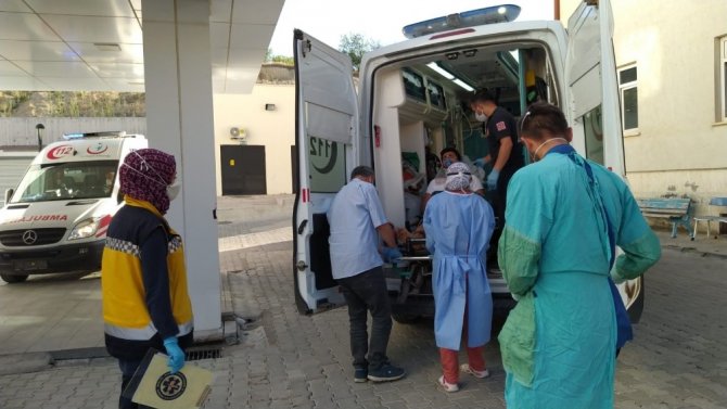 Sivas’ta trafik kazası 1’i ağır 4 yaralı