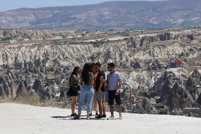 Kapadokya, pandemi sürecinde günübirlikçi yerli turistleri ağırlıyor