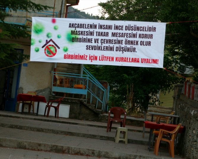 Beyşehir'in mahallesinde muhtarlıktan koronavirüse karşı "afişli" kampanya