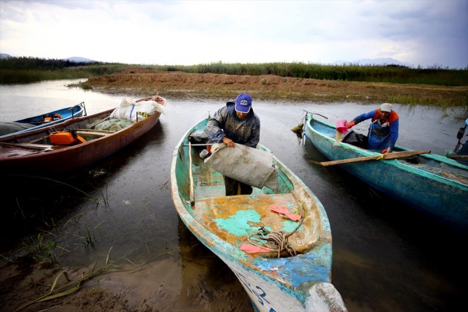 Beyşehir Gölü'ndeki balıkçıların emek dolu mücadelesi
