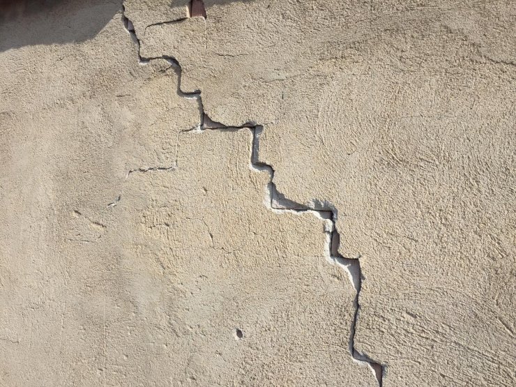 Niğde'deki deprem Konya'yı da etkiledi: 10 ev hasar gördü