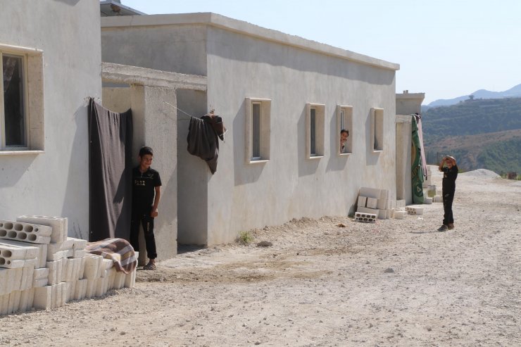 İdlib'de İHH tarafından yetimler için yaptırılan 50 ev teslim edildi