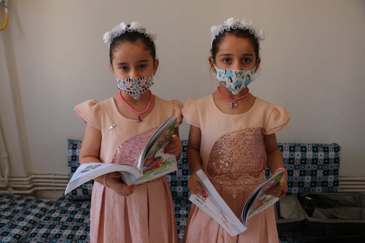 Suriyeli ailenin ikizlerinin adı 'Türkiye' ve 'Suriye'