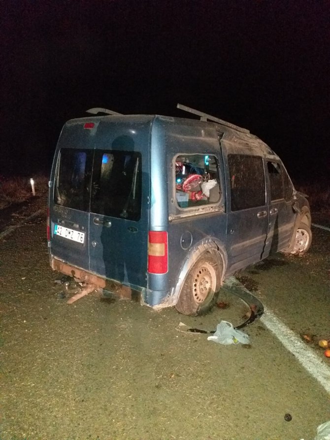 Konya'da hafif ticari araç devrildi: 1 ölü