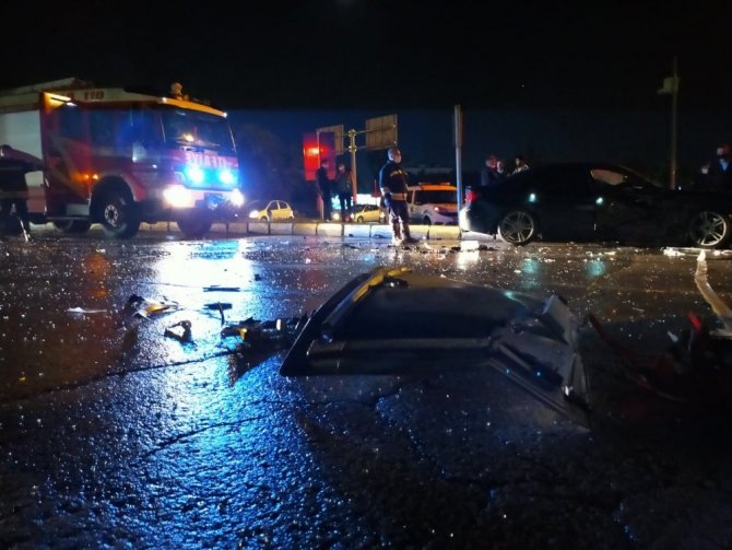 Erzurum'da tur otobüsü 3 aracı biçti: 7 yaralı