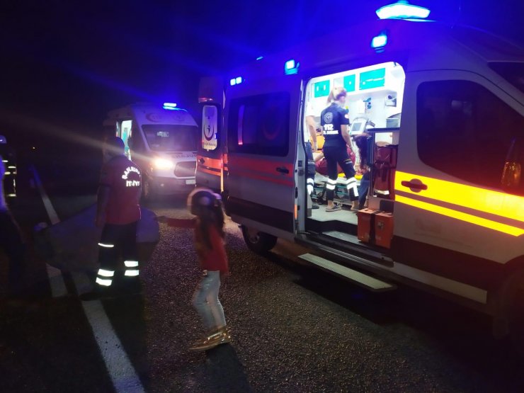Şarampole devrilen minibüsteki 7 kişi yaralandı