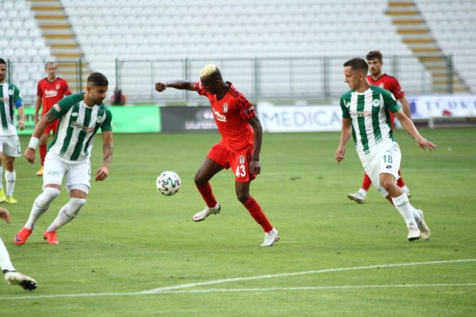 Süper Lig: Konyaspor: 1 - Beşiktaş: 0 (İlk yarı)