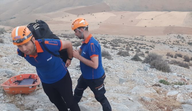 Konya'da tırmanış sırasında ayağı kırılan dağcıyı AFAD ekipleri kurtardı