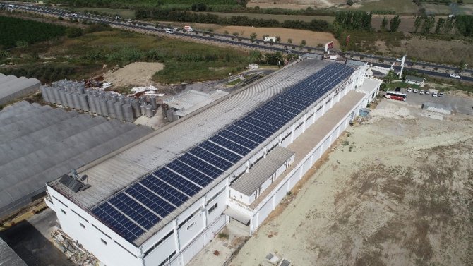 Enerjisini güneşten alan dev fabrika, yıllık 500 bin TL’lik tasarruf sağlıyor