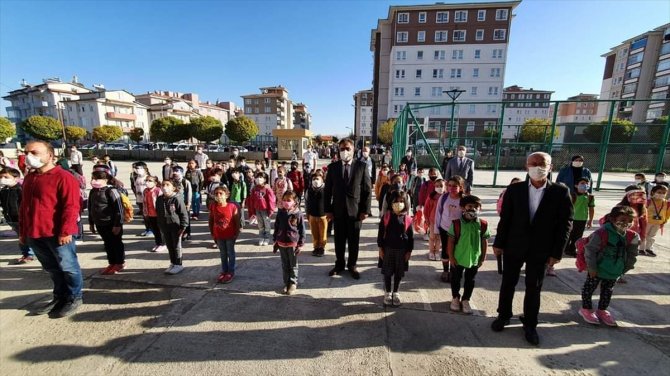 Ilgın Belediye Başkanı Ertaş'tan öğrencilere ziyaret