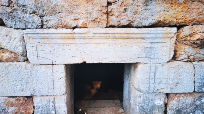 Yıllarca türbe sanıldı, mitolojik bir savaşçıya ait olduğu ortaya çıktı