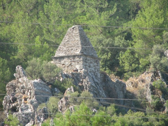 Yıllarca türbe sanıldı, mitolojik bir savaşçıya ait olduğu ortaya çıktı