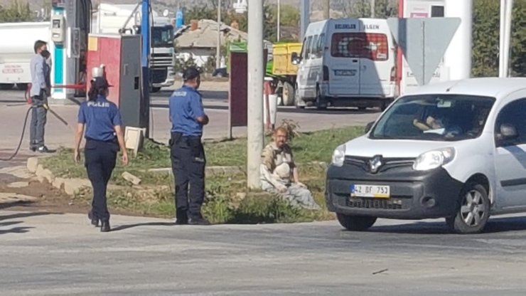 Konya'da sürücü alev topuna dönen otomobilinden son anda kurtarıldı