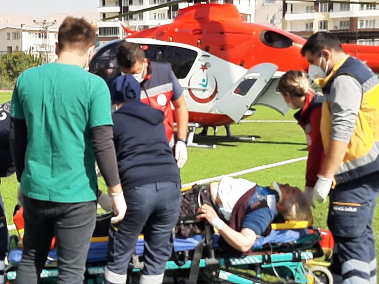 Çapa motorundan düşen kadın, ambulans helikopterle sevk edildi