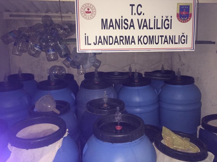 Manisa'da 20 ton 'sahte şarap' ele geçirildi; 12 gözaltı