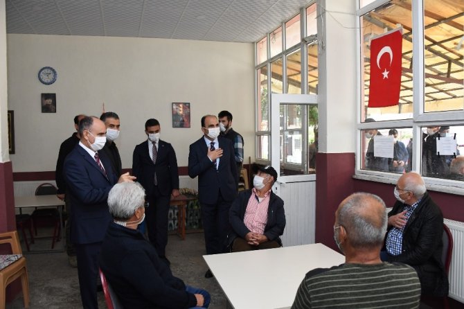 Vali Özkan ve Başkan Altay Derebucak’ta vatandaşlarla buluştu