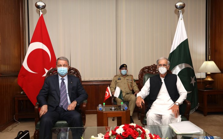 Bakan Akar, Pakistan Savunma Bakanı ile görüştü
