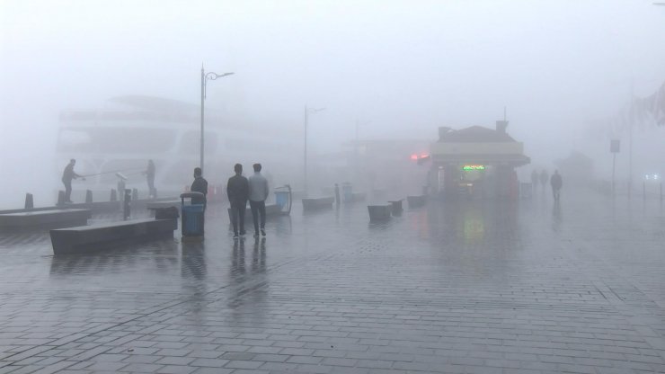 İstanbul'da sabah saatlerinde de sis etkili oluyor