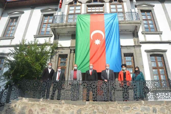 Azerbaycanlı akademisyenlerden Türk halkına teşekkür