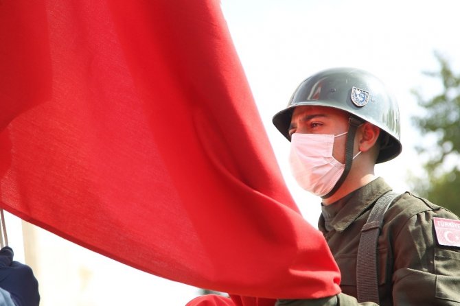 Konya’da 29 Ekim kısıtlı yapılan etkinliklerle kutlandı