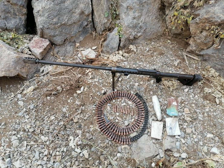 Van'da PKK'nın silah, mühimmat ve yaşam malzemesi ele geçirildi