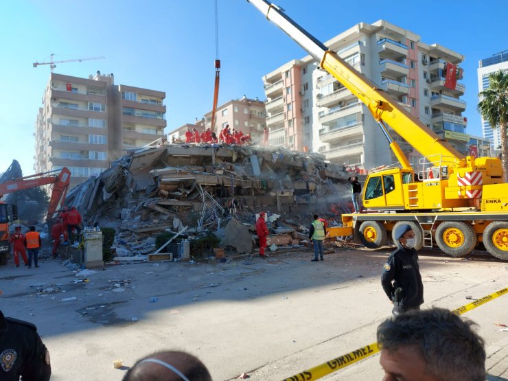 Rızabey Apartmanı'nın yıkılmadan önceki halinin fotoğrafları ortaya çıktı 