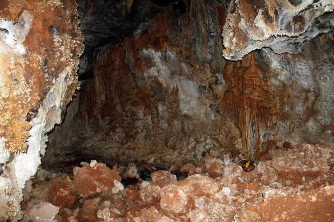 Yozgat’ta inşaat kazısı sırasında mağara bulundu