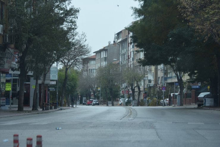 Konya'da, pazar sabahı sokak kısıtlamasına uyuldu
