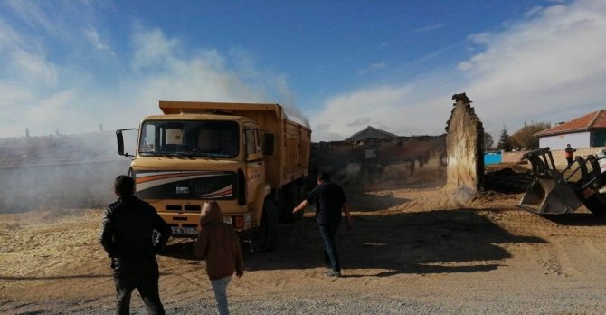 Konya'da samanlık yangını