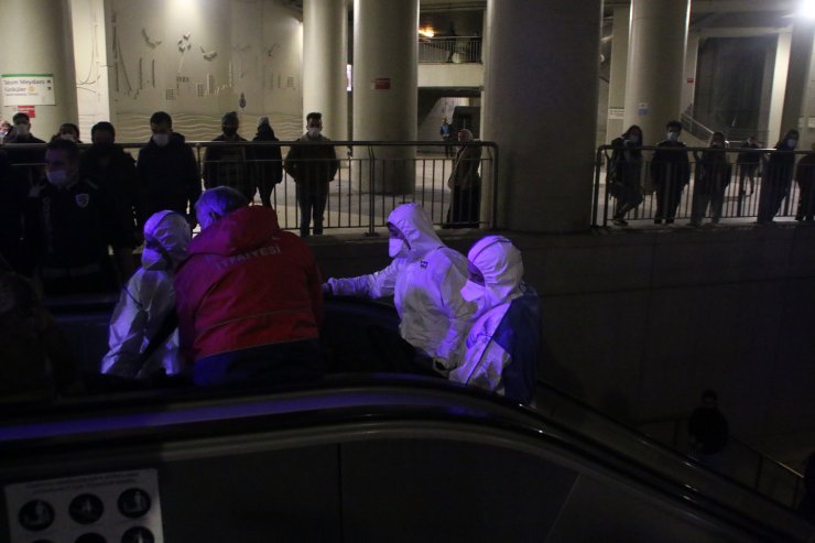 Taksim Metro İstasyonu'nda raylara atlayan kişi öldü