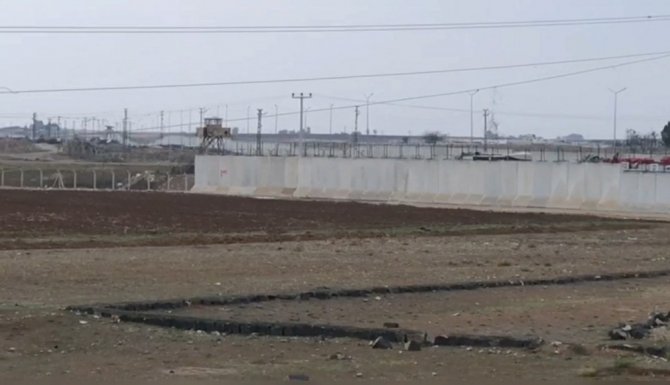 Şanlıurfa - Suriye sınırına 194 kilometre duvar örüldü