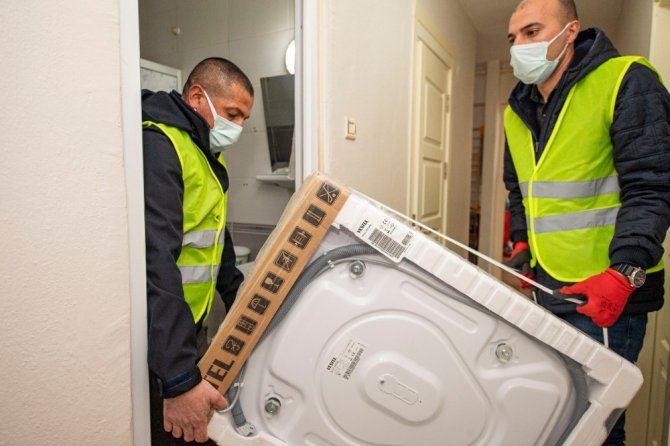 Depremzedelere beyaz eşya desteği sürüyor