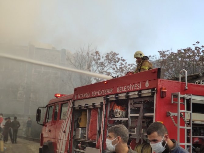 Dumandan göz gözü görmedi