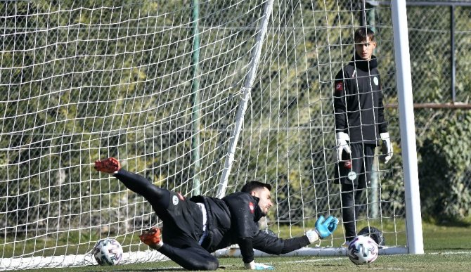 Kupada farklı kazanan Konyaspor, Alanyaspor hazırlıklarını sürdürdü