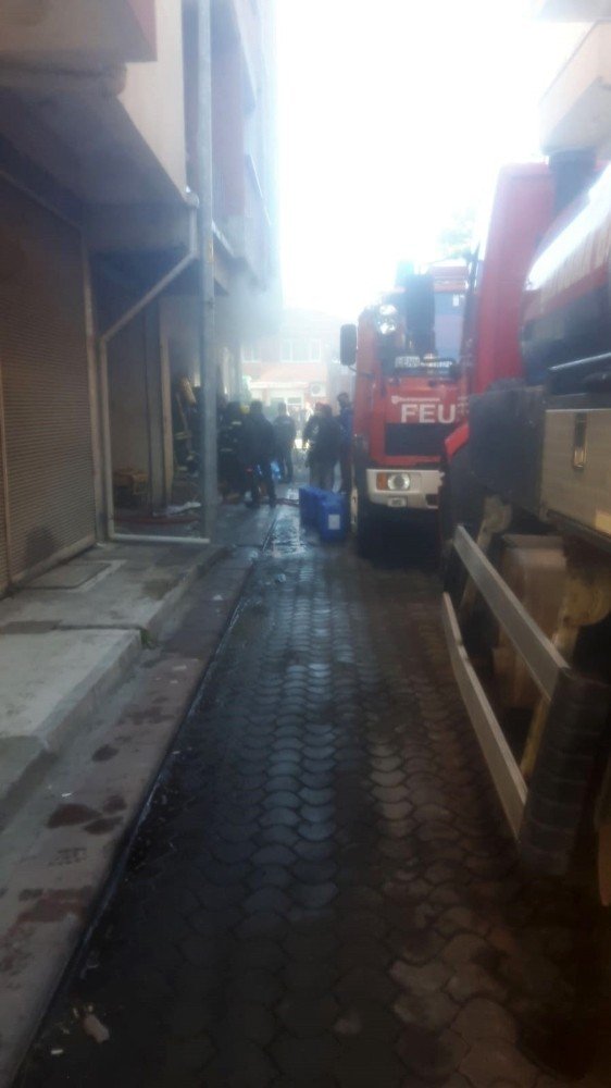 Nalbur dükkanında yangın çıktı