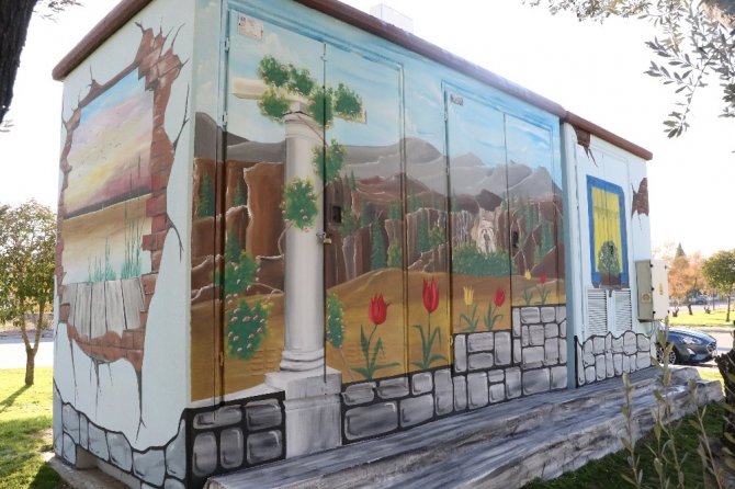 Trafolar sanat eserine dönüştü